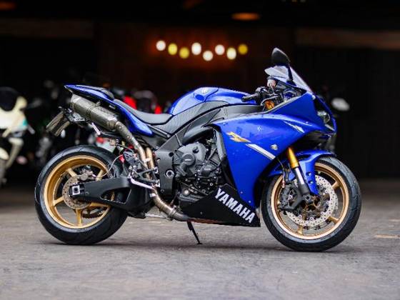 YAMAHA YZF R1 YAMAHA YZF R1
